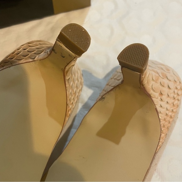 Joan Boyce Bejeweled Heels Women’s 7.5 168885 Tan/ Cream Silver Classic - Picture 5 of 10